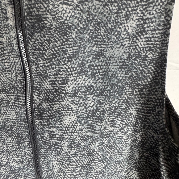 Athleta Topanga Viper Black Print Drawstring Waist Jumpsuit Sz M - Picture 5 of 8